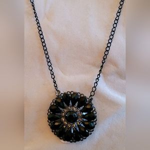 VINTAGE PREMIER DESIGNS BLACK CRYSTAL NECKLACE/BROOCHE